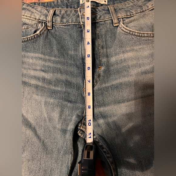 Zara bell bottom -flare distressed jeans - Picture 2 of 7